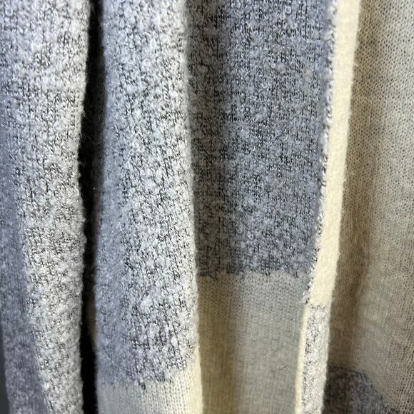 Lovemarks Cozy Gray and Cream Long Cardigan Sweater Size Medium - Picture 2 of 8